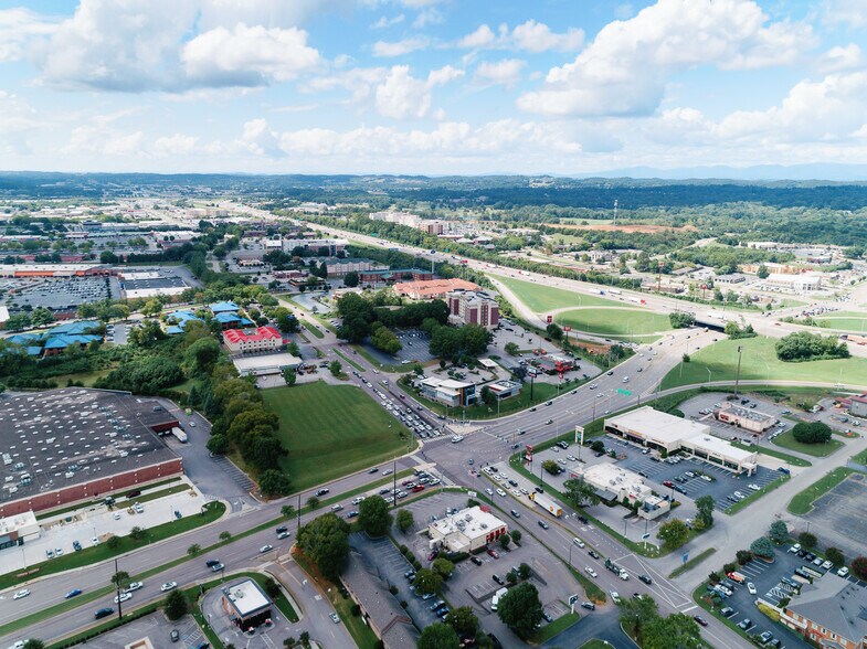 More Photos Of 303 N Peters Rd, Knoxville Land For Sale