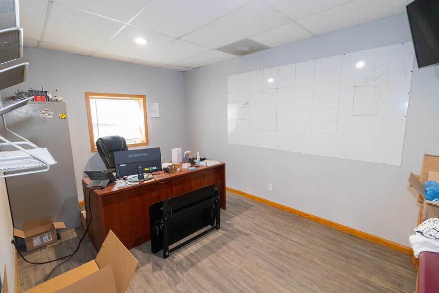 More Photos Of 1919 W Central Ave, El Dorado Warehouse For Lease