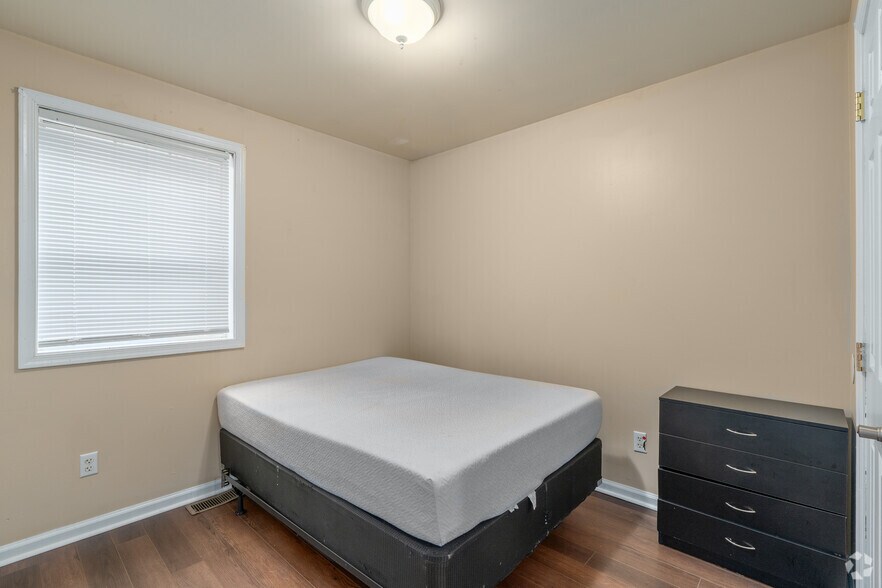 More Photos Of 8894 Knapp Ave, Bloomsburg Apartments For Sale