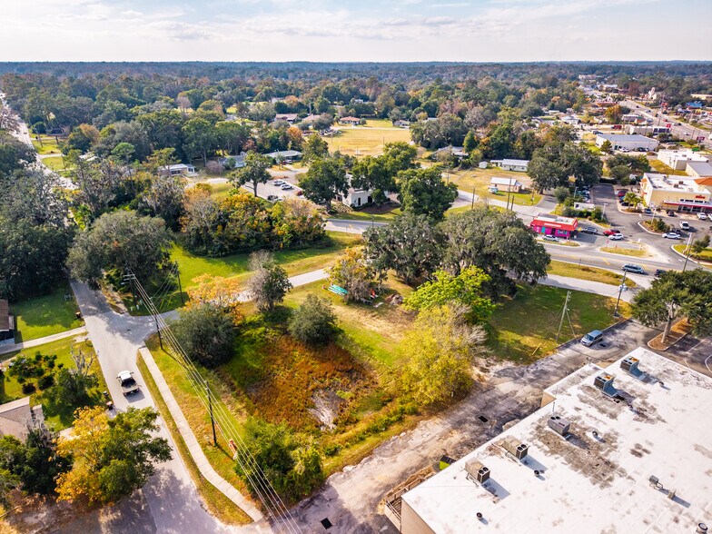 More Photos Of 5810-5840 SE Abshier Blvd, Belleview Storefront For Lease