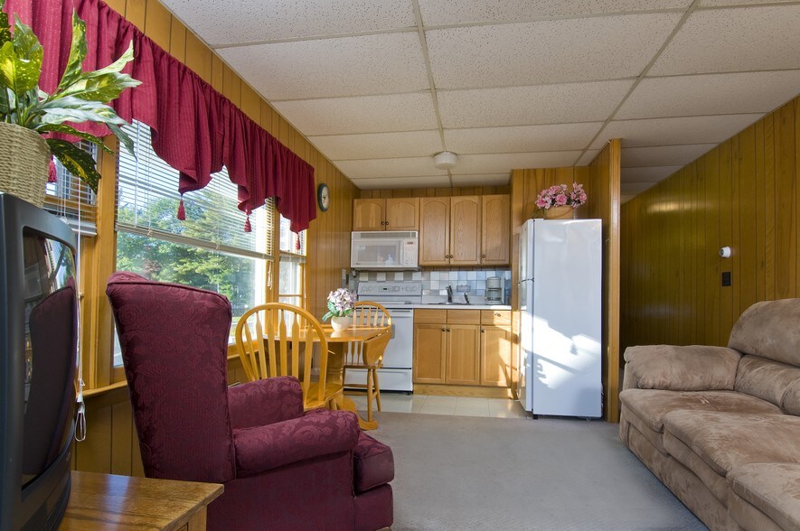 More Photos Of 291 Endicott St N, Laconia Hotel For Sale