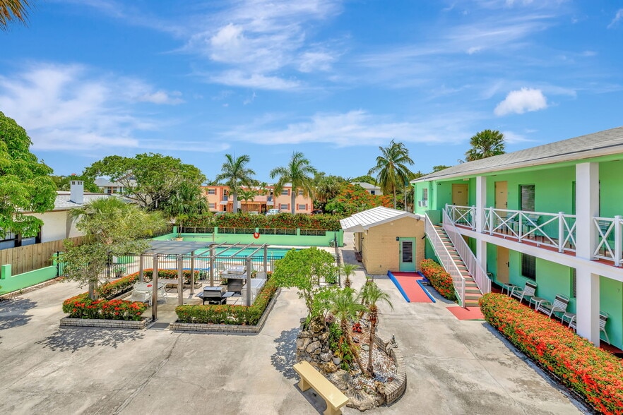 More Photos Of 320 N Federal Hwy, Lake Worth Hotel For Sale
