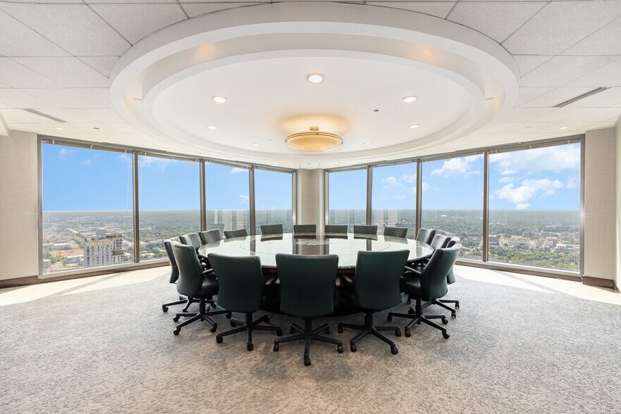 More Photos Of 214 N Tryon St, Charlotte Office For Lease