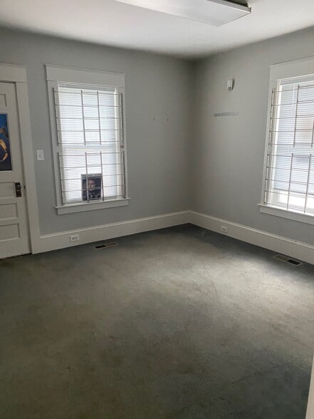 More Photos Of 254 Beech St, Manchester Office For Lease