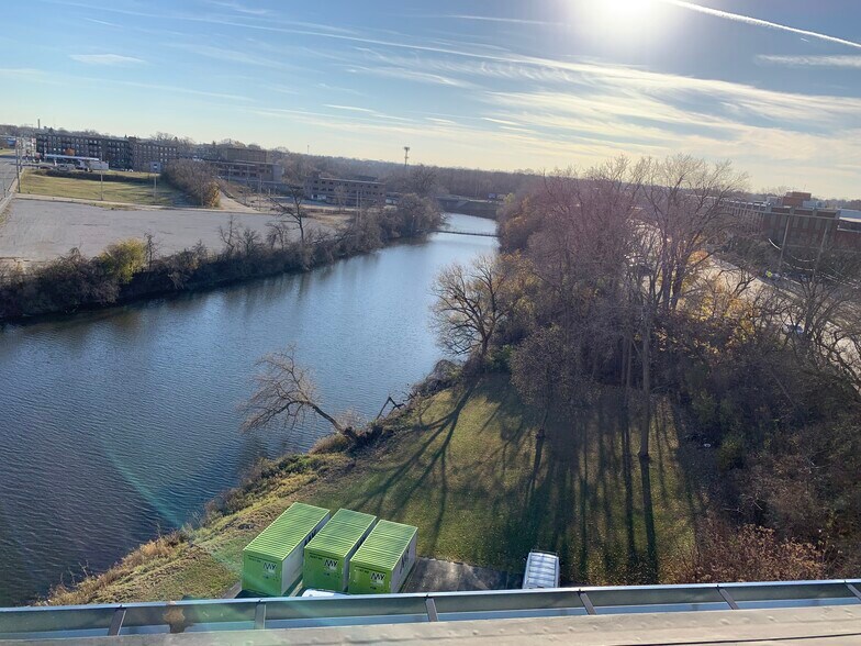 More Photos Of 1101 Mound Ave, Racine Warehouse For Sale