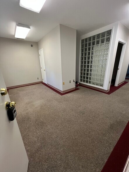 More Photos Of 5663-5673 Columbia Pike, Falls Church Office For Lease