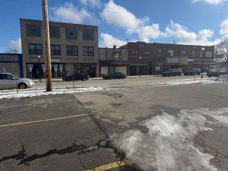 More Photos Of 6731 Kennedy Ave, Hammond Storefront Retail Residential For Lease