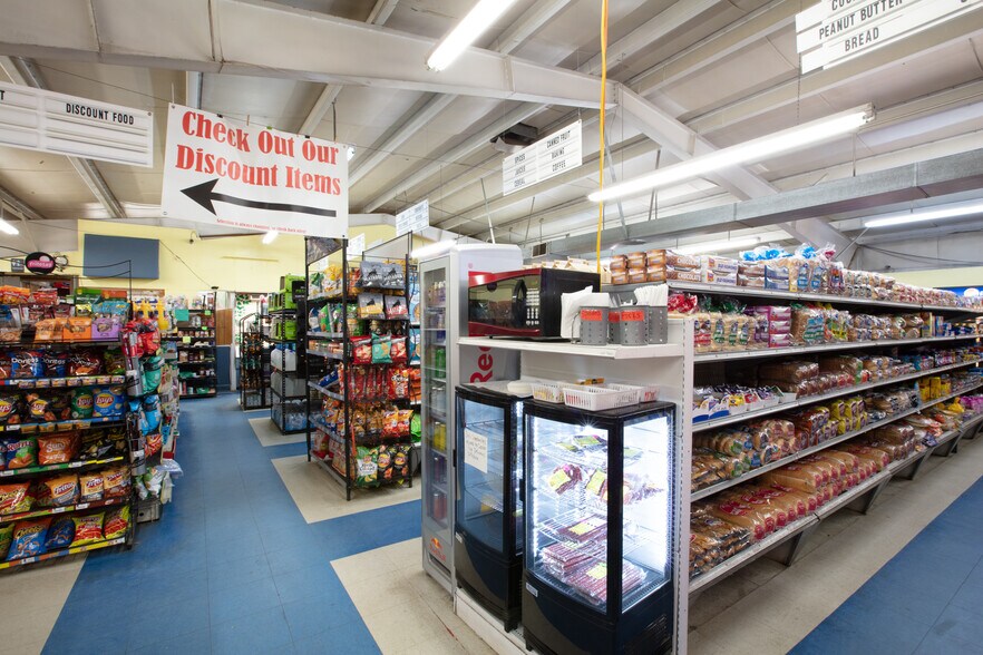 More Photos Of 118 4th ave, Clark Fork Supermarket For Sale