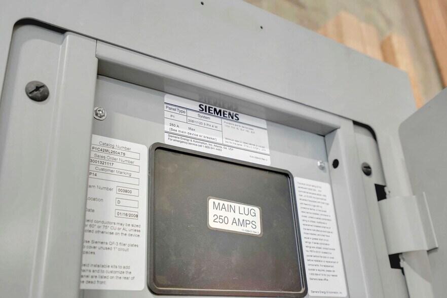 More Photos Of 9201-9373 Mike Garcia Dr, Manassas Warehouse For Lease