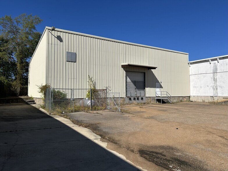 More Photos Of 629 GUIDICI St, Jackson Distribution For Sale