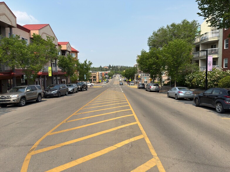 More Photos Of St Thomas St, St. Albert Apartments For Sale
