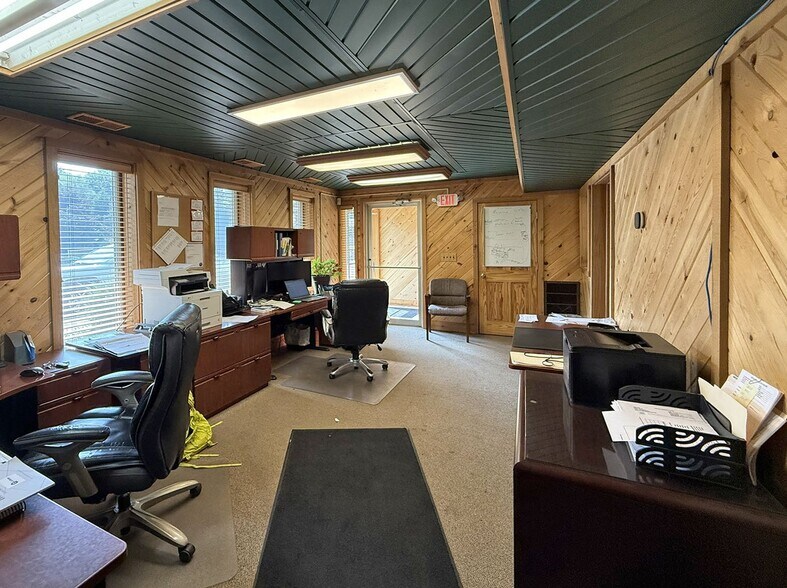 More Photos Of 3401 Highway 55, Eagan Warehouse For Lease
