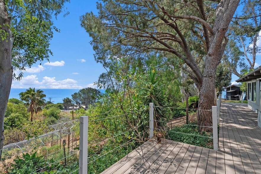 More Photos Of 27353 1/2 Pacific Coast Hwy, Malibu Apartments For Sale