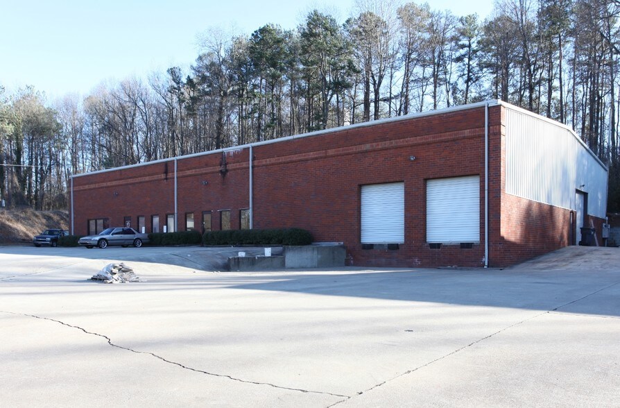 Primary Photo Of 275 Maltbie St, Lawrenceville Warehouse For Sale