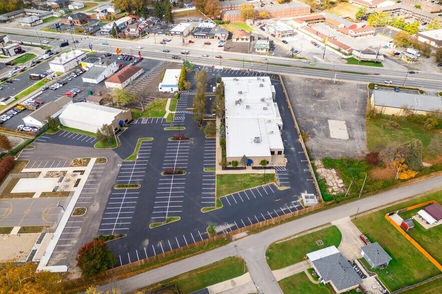 More Photos Of 4627 Dixie Hwy, Louisville Office For Sale