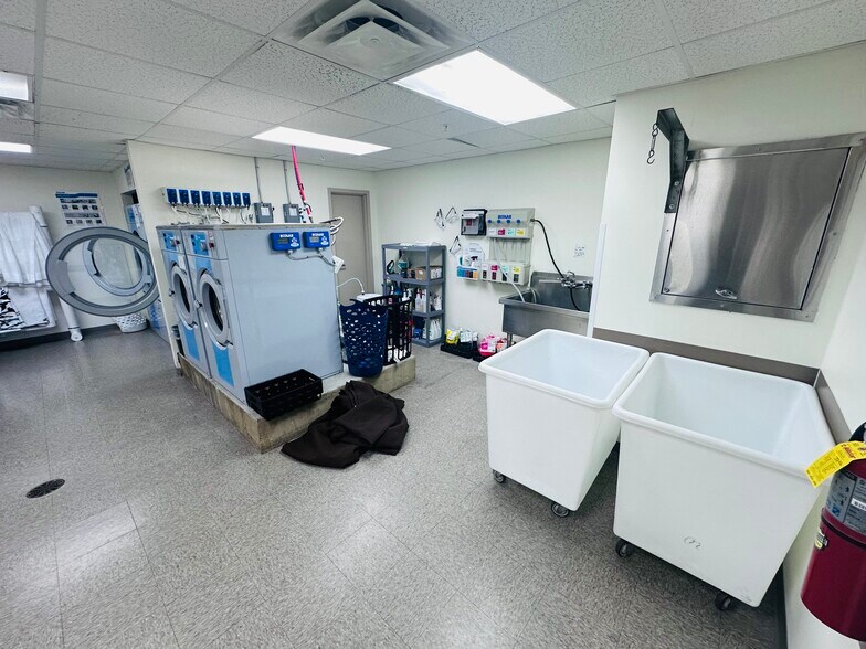 More Photos Of 4450 Rhea County Hwy, Dayton Hotel For Sale