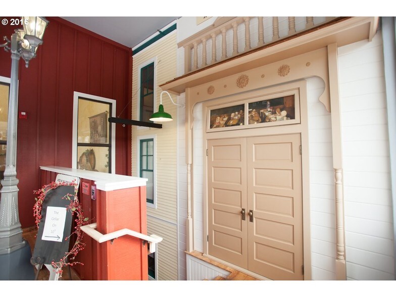 More Photos Of 1044 Marine Dr, Astoria Restaurant For Sale