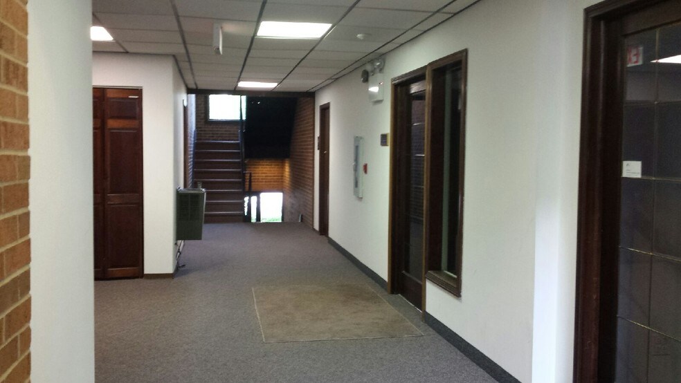 More Photos Of 675 E Irving Park Rd, Roselle Office Residential For Sale
