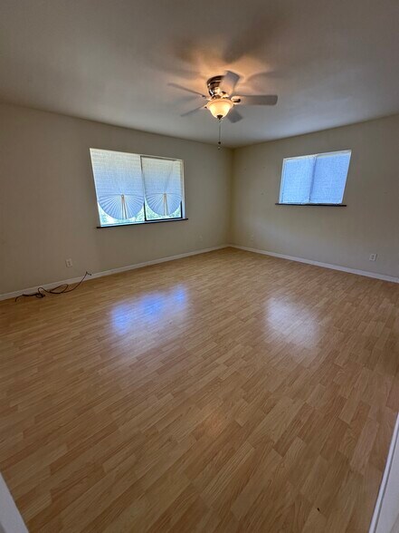 More Photos Of 6738 Greenbay Rd, Arbuckle Land For Lease