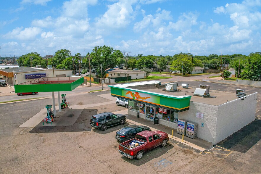 More Photos Of 4426 34th St, Lubbock Convenience Store For Sale