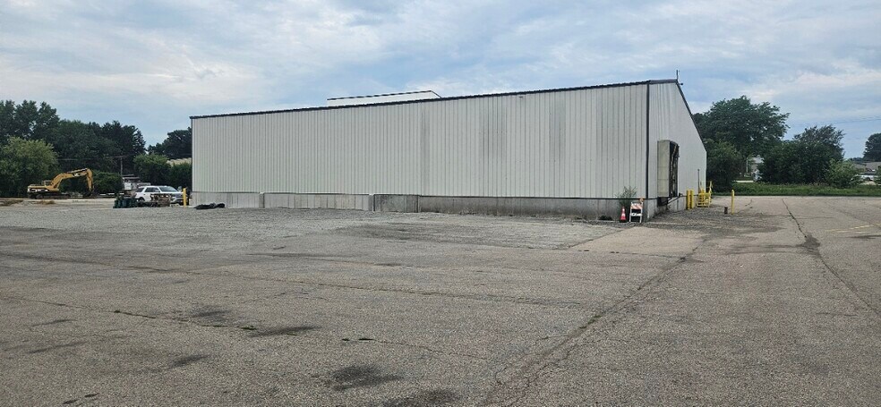 More Photos Of N7160 Raceway Rd, Beaver Dam Flex For Sale