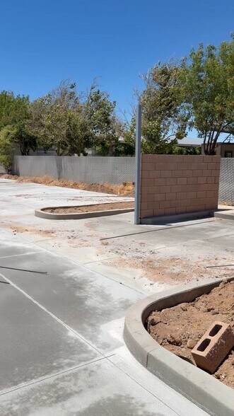 Primary Photo Of 15634 Main St, Hesperia Storefront For Lease
