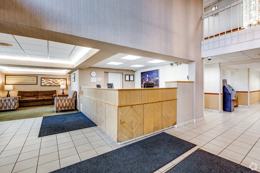 More Photos Of 7815 Nicollet Ave S, Bloomington Hotel For Sale
