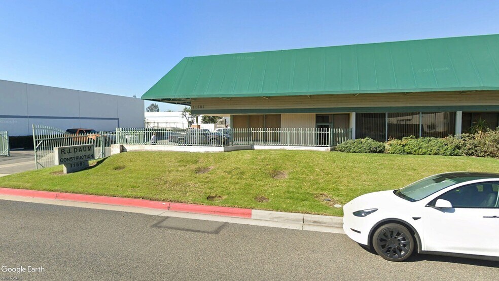 More Photos Of 11581 Monarch St, Garden Grove Warehouse For Sale