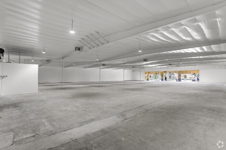 More Photos Of 422 S Azusa Ave, Azusa Unknown For Lease