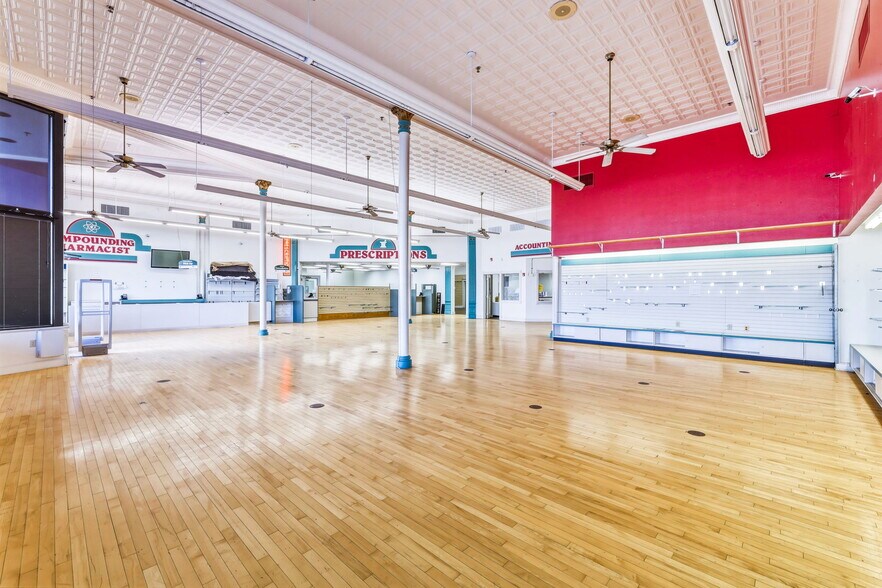 More Photos Of 29 S Chadbourne St, San Angelo Drugstore For Sale