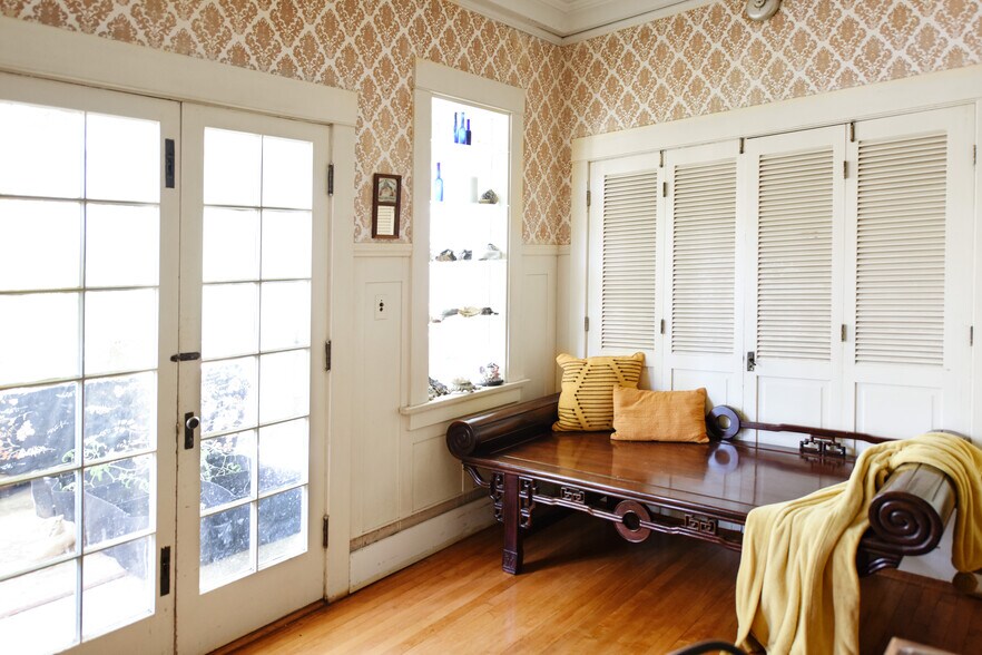 More Photos Of 200 E Vista St, Bisbee Movie Radio TVStudio For Sale