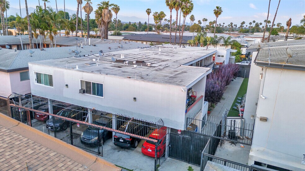 More Photos Of 3849 Stevely Ave, Los Angeles Apartments For Sale