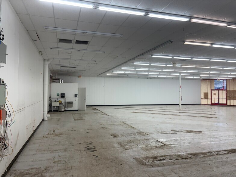 More Photos Of 302 E Central Entrance, Duluth Freestanding For Lease