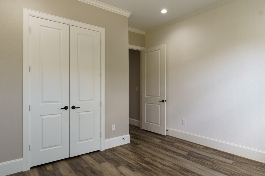 More Photos Of 12243 Queenston Blvd, Houston Medical For Sale