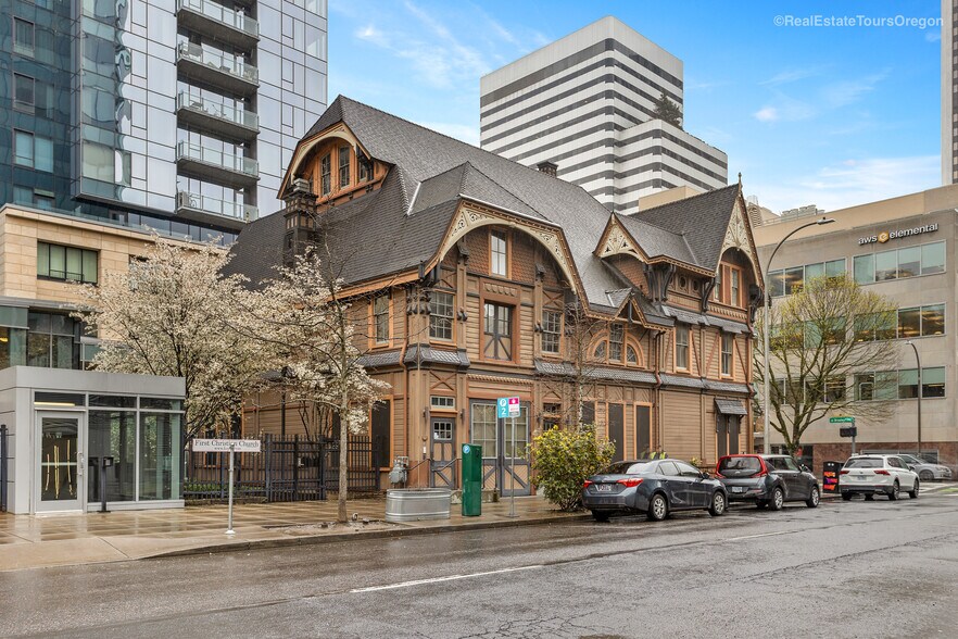 More Photos Of 1331 SW Broadway St, Portland Restaurant For Sale