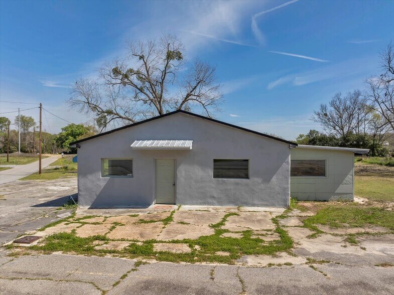 More Photos Of 131 S Jackson St, Hawkinsville Flex For Sale