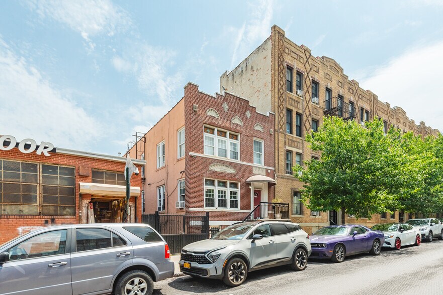 More Photos Of 195 30th St, Brooklyn Apartments For Sale
