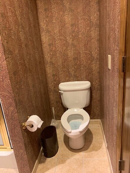 More Photos Of 2421 Brookstone Centre Pky, Columbus Medical For Sale
