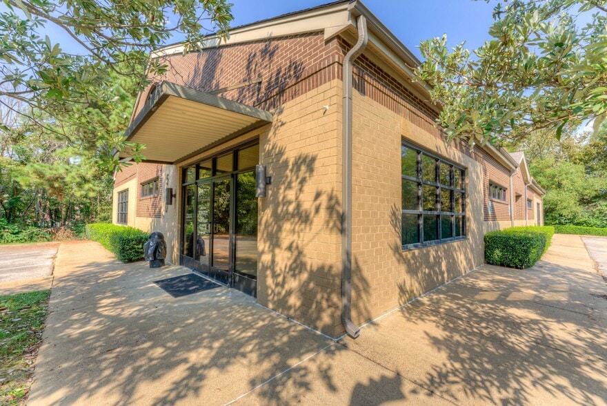 More Photos Of 520 Trinity Creek Cv, Cordova Medical For Sale