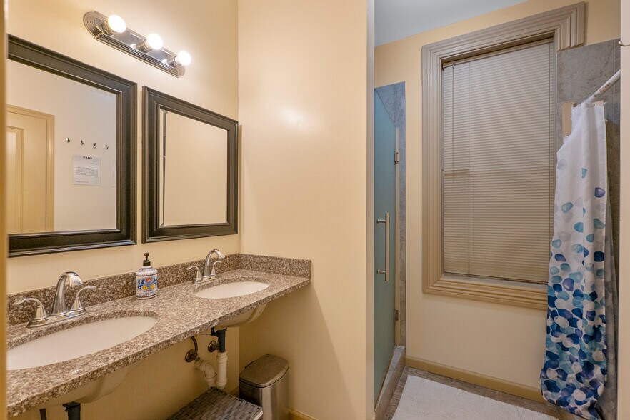 More Photos Of 1010 Pennsylvania Ave SE, Washington Hospitality For Sale