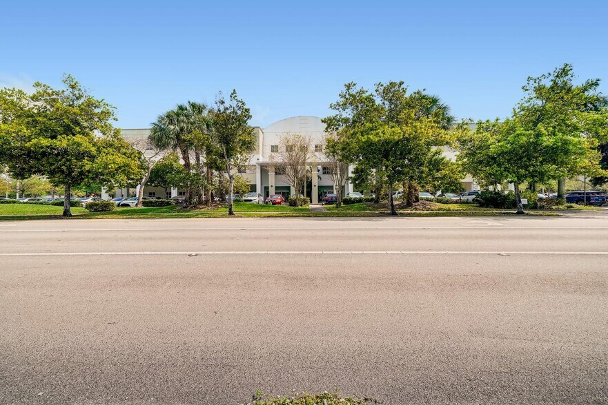 More Photos Of 2901 Coral Hills Dr, Coral Springs Medical For Lease