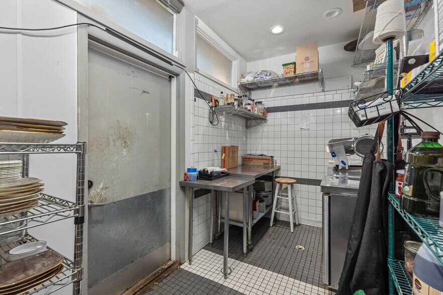 More Photos Of 442 High St, Lyons Restaurant For Sale
