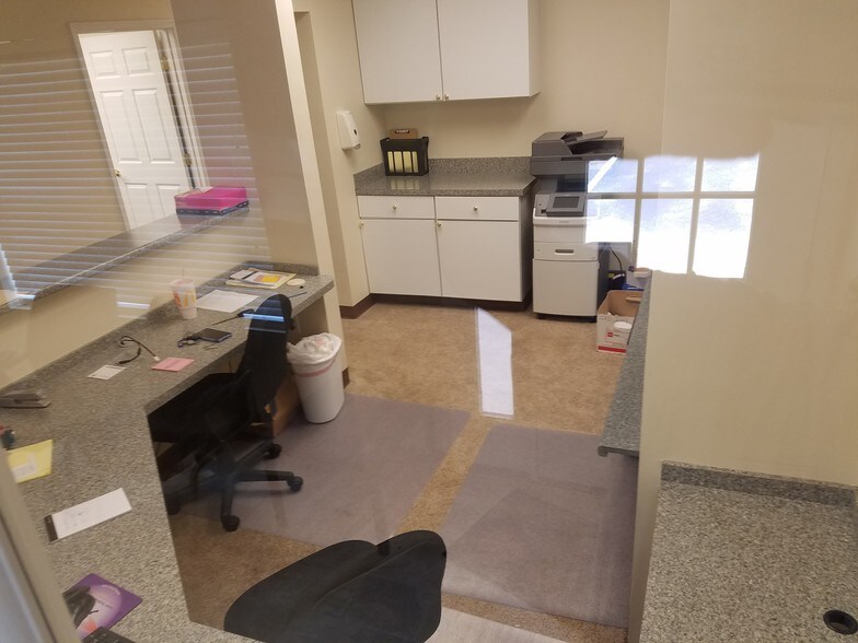 More Photos Of 559 Frost Ave, Warrenton Medical For Lease
