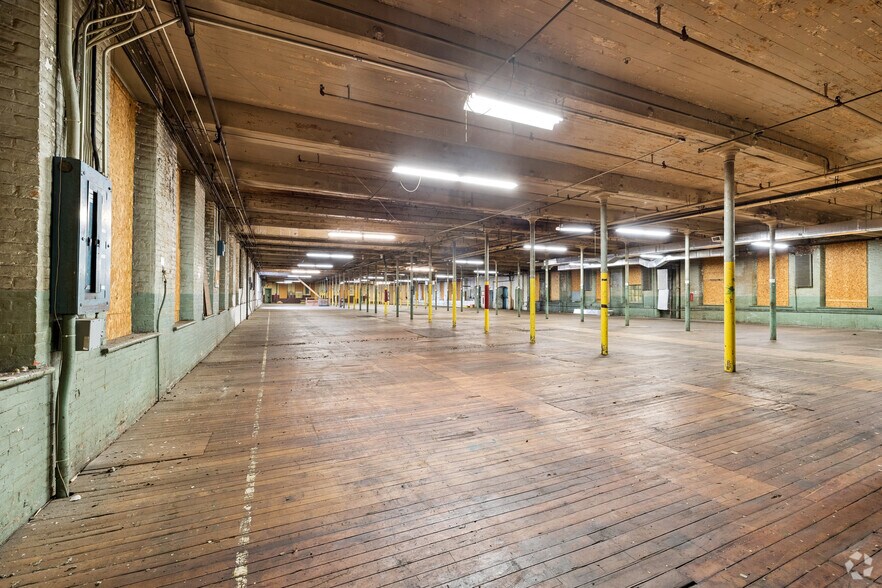 More Photos Of 17 Mill Pl, New York Mills Unknown For Sale