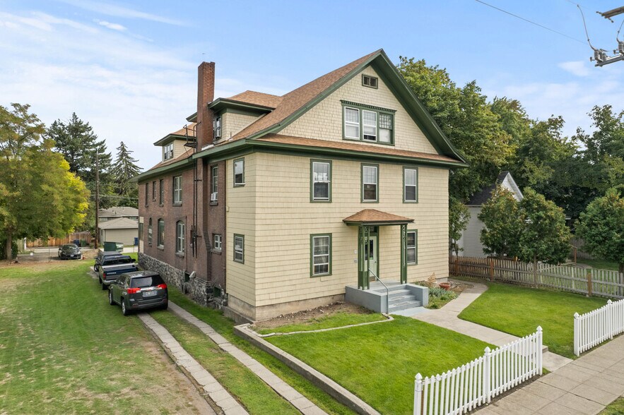 Primary Photo Of 1414-1418 N Lincoln St, Spokane Apartments For Sale