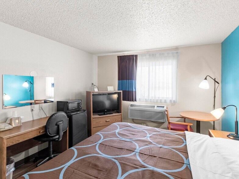 More Photos Of 500 E A St, Ogallala Hotel For Sale