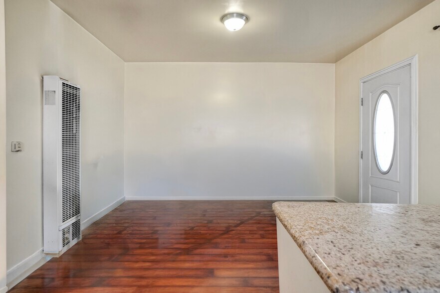 More Photos Of 11850 Hawthorne Blvd, Hawthorne Storefront Retail Residential For Sale