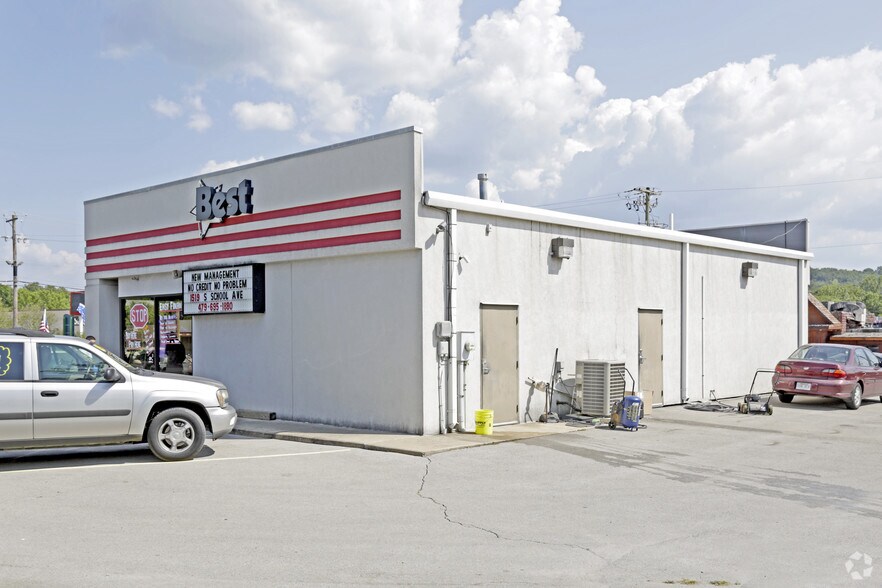 More Photos Of 1519 S School Ave, Fayetteville Auto Dealership For Lease