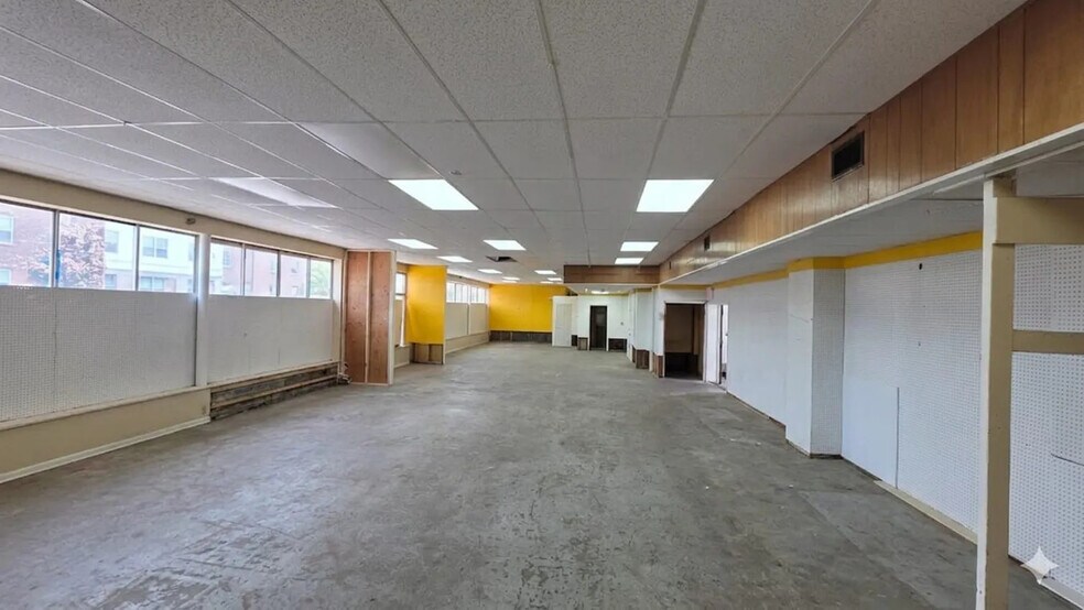 More Photos Of 425 Lincoln Hwy, Iselin Flex For Sale