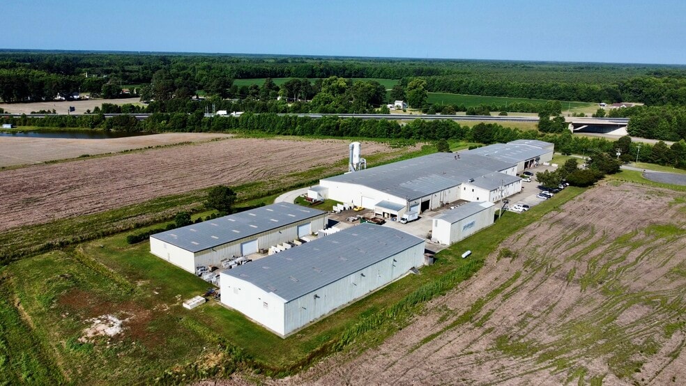 More Photos Of 132-136 Woodworkers Ct, Chesapeake Manufacturing For Lease